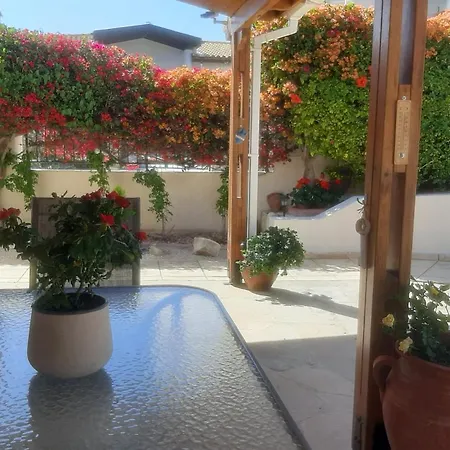 ヴィラ Holiday- Breathtaking Sea Views, Amazing Garden, Private Pool, Bbq, Next To Coral Bay, Lower Peyia, Paphos