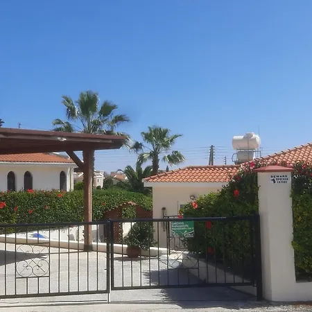 Holiday- Breathtaking Sea Views, Amazing Garden, Private Pool, Bbq, Next To Coral Bay, Lower Peyia, Paphos Βίλα