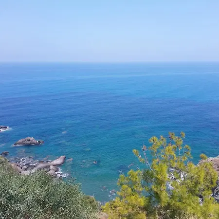 Holiday- Breathtaking Sea Views, Amazing Garden, Private Pool, Bbq, Next To Coral Bay, Lower Peyia, Paphos Βίλα