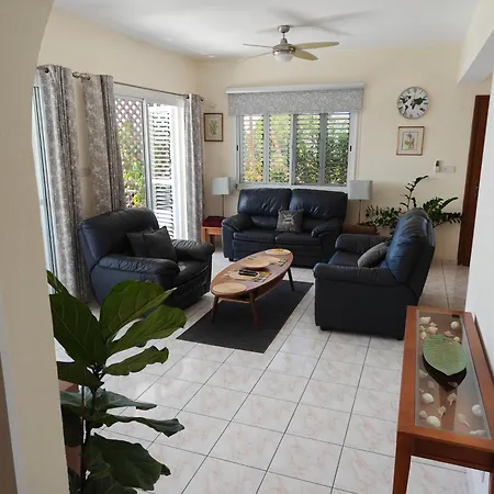 ヴィラ Holiday- Breathtaking Sea Views, Amazing Garden, Private Pool, Bbq, Next To Coral Bay, Lower Peyia, Paphos ペイヤ