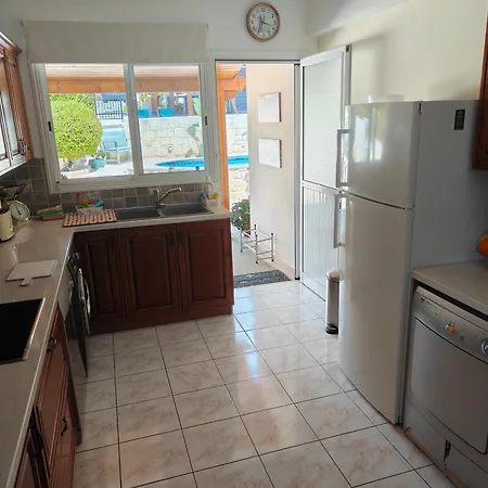 Holiday- Breathtaking Sea Views, Amazing Garden, Private Pool, Bbq, Next To Coral Bay, Lower Peyia, Paphos ペイヤ