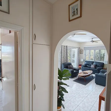 ヴィラ Holiday- Breathtaking Sea Views, Amazing Garden, Private Pool, Bbq, Next To Coral Bay, Lower Peyia, Paphos