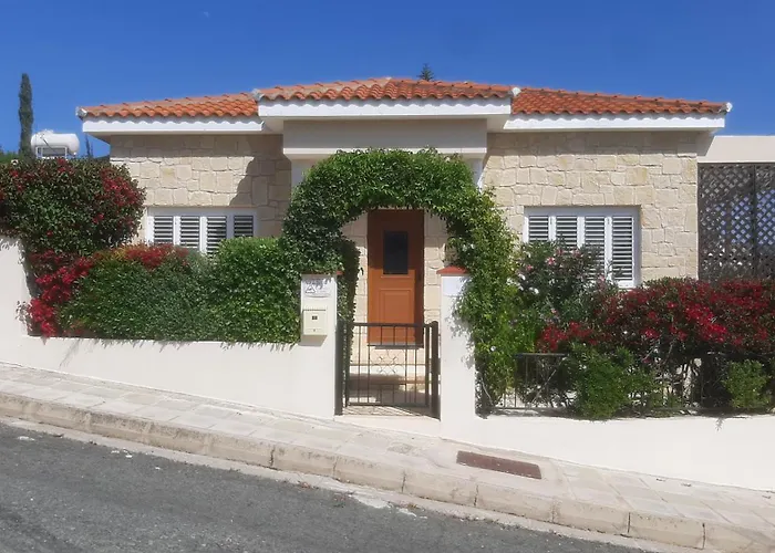 Holiday- Breathtaking Sea Views, Amazing Garden, Private Pool, Bbq, Next To Coral Bay, Lower Peyia, Paphos