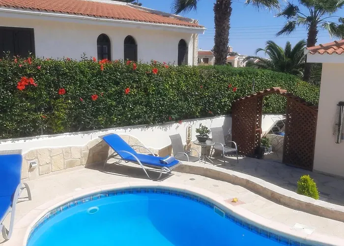 Vila Holiday- Breathtaking Sea Views, Amazing Garden, Private Pool, Bbq, Next To Coral Bay, Lower Peyia, Paphos *