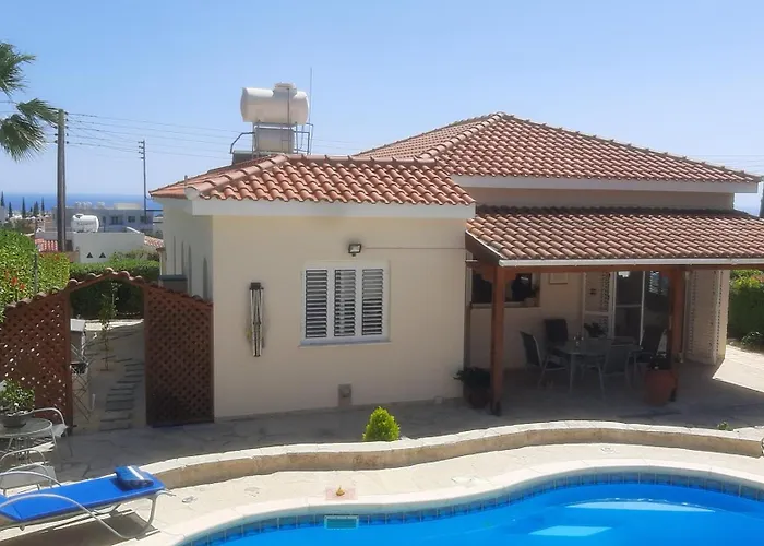 Vila Holiday- Breathtaking Sea Views, Amazing Garden, Private Pool, Bbq, Next To Coral Bay, Lower Peyia, Paphos Pegeia