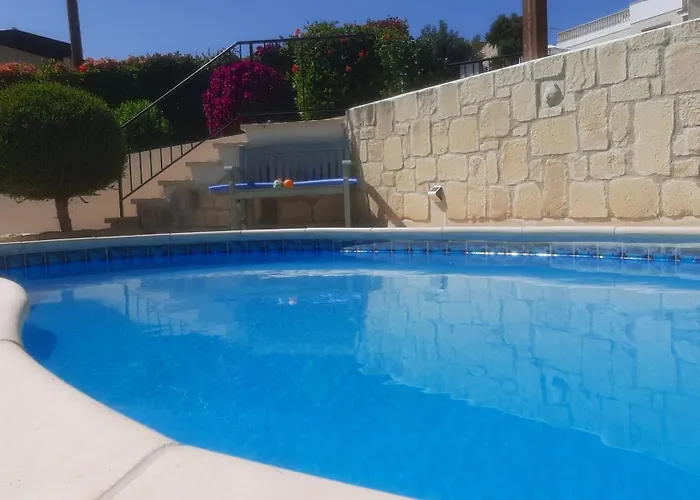 Vila Holiday- Breathtaking Sea Views, Amazing Garden, Private Pool, Bbq, Next To Coral Bay, Lower Peyia, Paphos