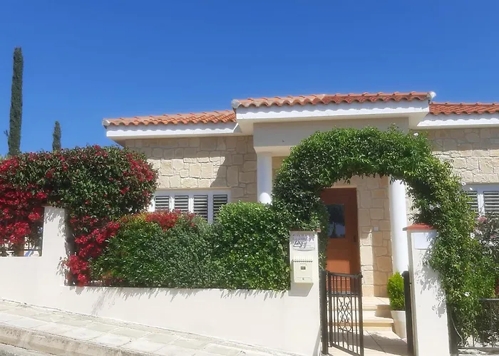 Holiday- Breathtaking Sea Views, Amazing Garden, Private Pool, Bbq, Next To Coral Bay, Lower Peyia, Paphos Vila *