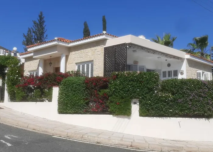 Vila Holiday- Breathtaking Sea Views, Amazing Garden, Private Pool, Bbq, Next To Coral Bay, Lower Peyia, Paphos *