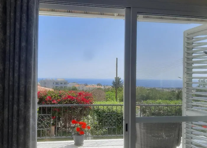 Holiday- Breathtaking Sea Views, Amazing Garden, Private Pool, Bbq, Next To Coral Bay, Lower Peyia, Paphos Vila