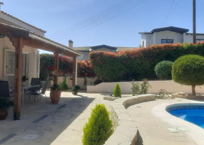 Holiday- Breathtaking Sea Views, Amazing Garden, Private Pool, Bbq, Next To Coral Bay, Lower Peyia, Paphos Vila