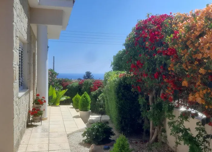 Holiday- Breathtaking Sea Views, Amazing Garden, Private Pool, Bbq, Next To Coral Bay, Lower Peyia, Paphos Вилла Пейя