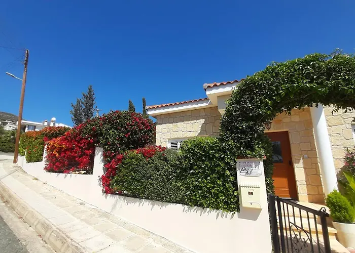 Holiday- Breathtaking Sea Views, Amazing Garden, Private Pool, Bbq, Next To Coral Bay, Lower Peyia, Paphos