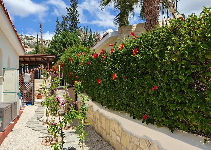 Holiday- Breathtaking Sea Views, Amazing Garden, Private Pool, Bbq, Next To Coral Bay, Lower Peyia, Paphos