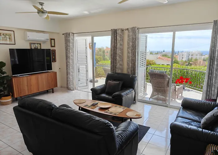 Vila Holiday- Breathtaking Sea Views, Amazing Garden, Private Pool, Bbq, Next To Coral Bay, Lower Peyia, Paphos *