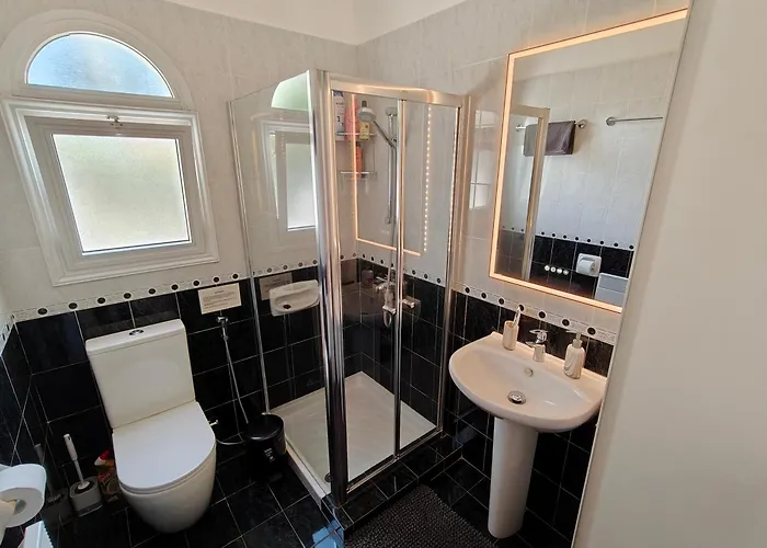 Holiday- Breathtaking Sea Views, Amazing Garden, Private Pool, Bbq, Next To Coral Bay, Lower Peyia, Paphos * Pegeia