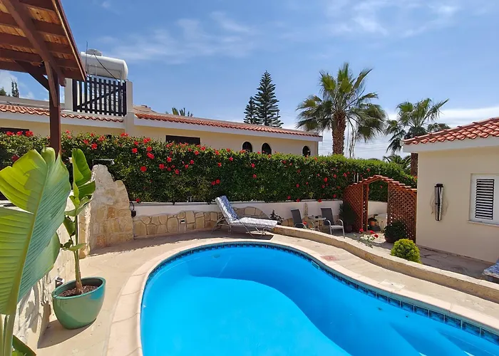 Vila Holiday- Breathtaking Sea Views, Amazing Garden, Private Pool, Bbq, Next To Coral Bay, Lower Peyia, Paphos *