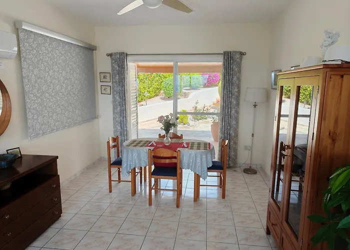 Holiday- Breathtaking Sea Views, Amazing Garden, Private Pool, Bbq, Next To Coral Bay, Lower Peyia, Paphos Vila