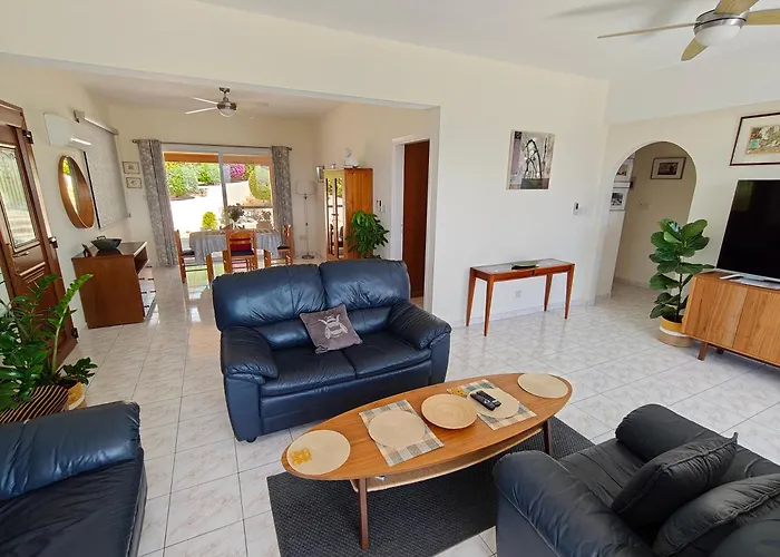 Holiday- Breathtaking Sea Views, Amazing Garden, Private Pool, Bbq, Next To Coral Bay, Lower Peyia, Paphos Vila *