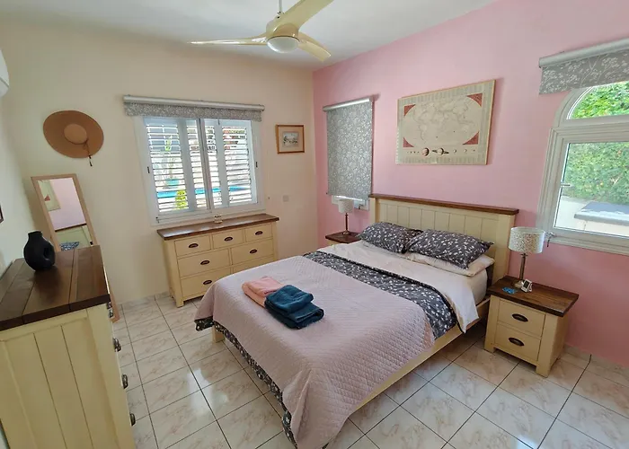 Vila Holiday- Breathtaking Sea Views, Amazing Garden, Private Pool, Bbq, Next To Coral Bay, Lower Peyia, Paphos *