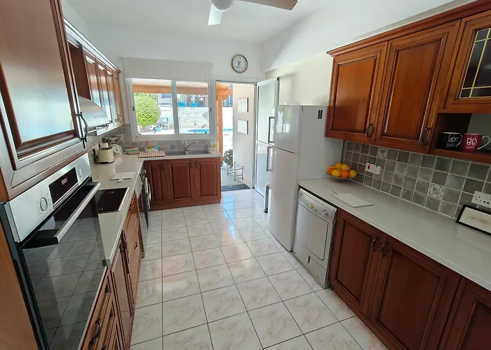 Holiday- Breathtaking Sea Views, Amazing Garden, Private Pool, Bbq, Next To Coral Bay, Lower Peyia, Paphos *